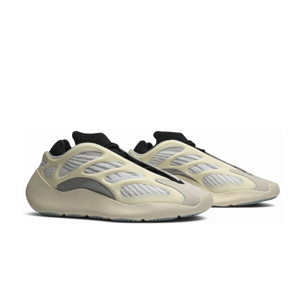 adidas Yeezy 700 V3
Azael - Picture 2 of 6